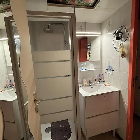 Apartament Le Begonia, A 100m De La Narbona